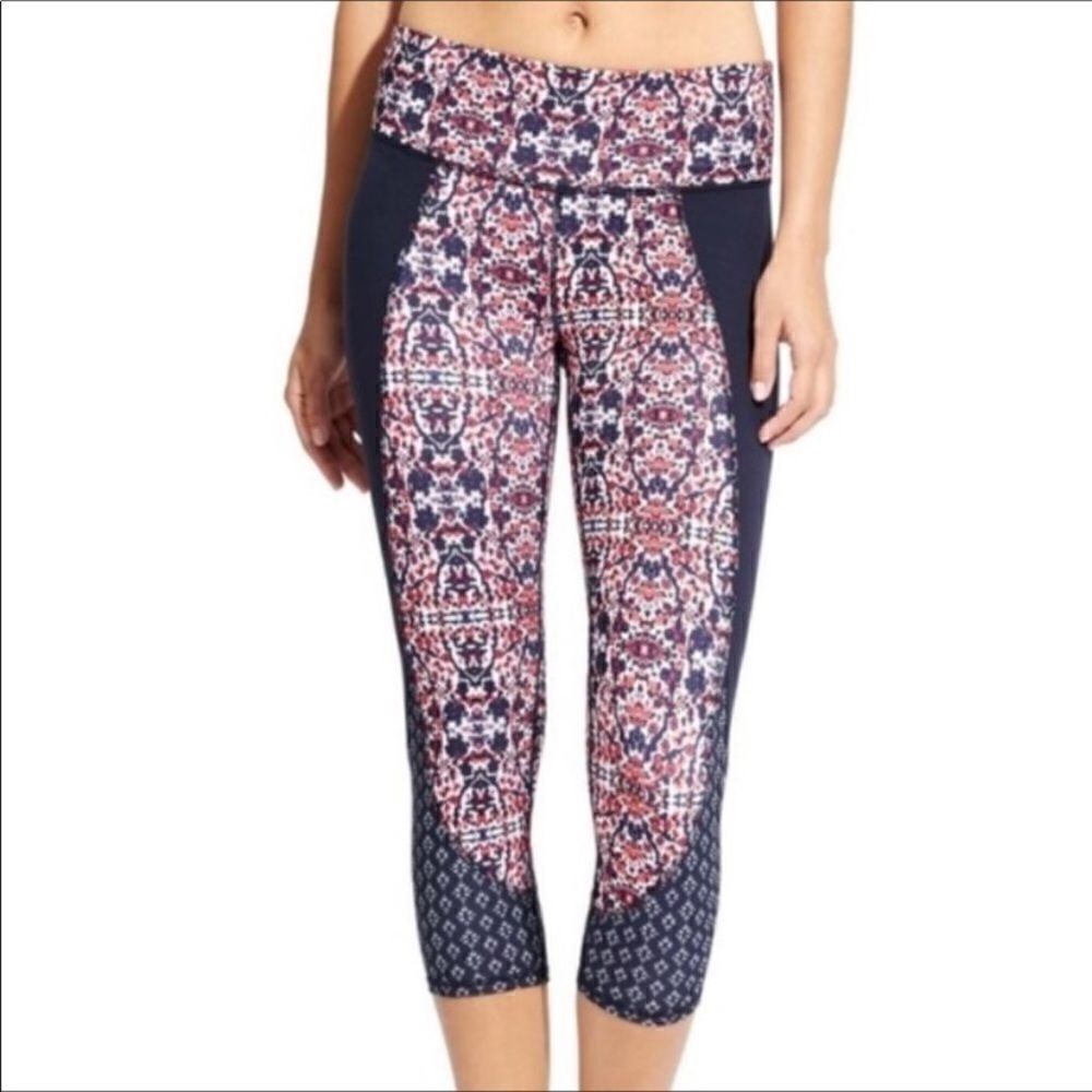 Athleta Chaturanga Floral Cropped Leggings